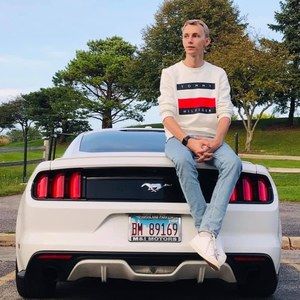 Meet your Posher, Victor